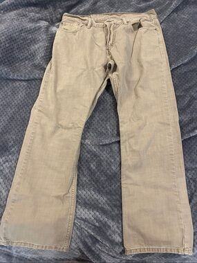 Excellent condition men’s Tan Levi’s 514 size 35W 30L